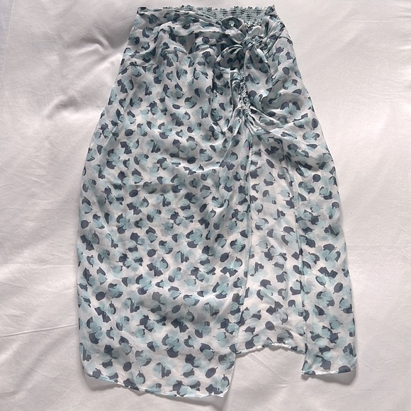 Kisuii Blue Printed Silk Sarong Beach Skirt - Picture 2 of 7